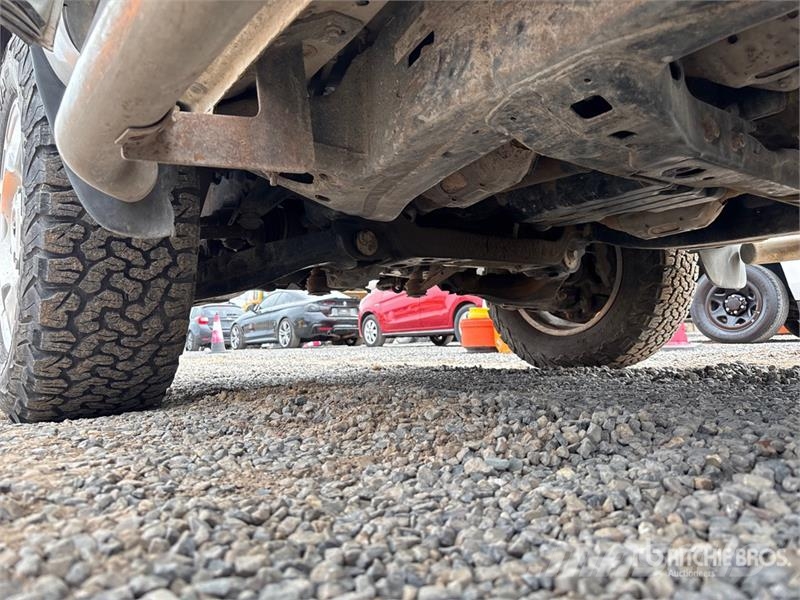 Toyota Tundra Platinum 4x4 Crew Cab Pickup Otros