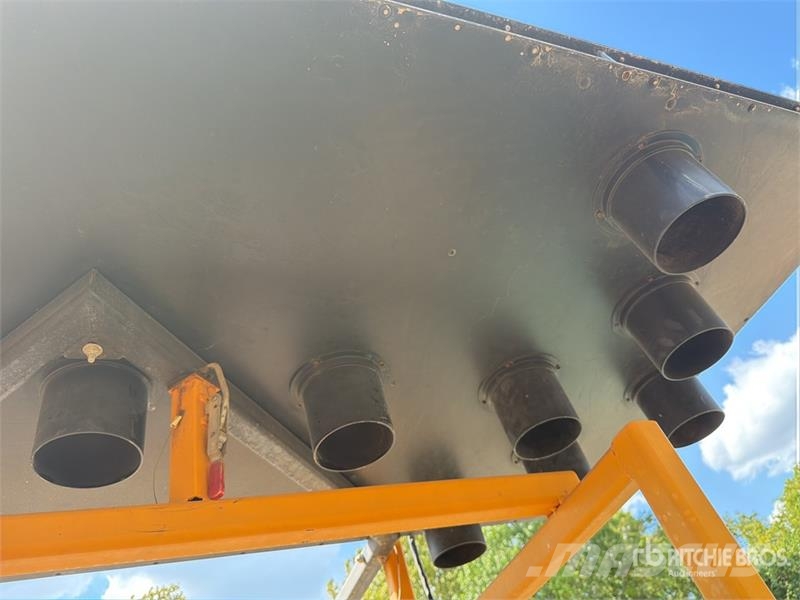  Traffic Controller Board Arrow Board أخرى