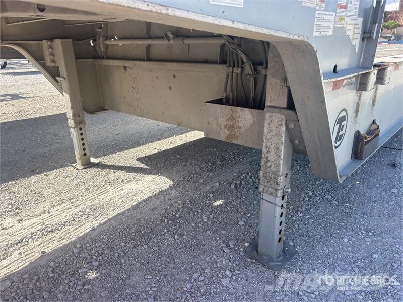 Trail-Eze TE70XTS 48 ft T/A Hydraulic Tail Trailer Maskinhenger
