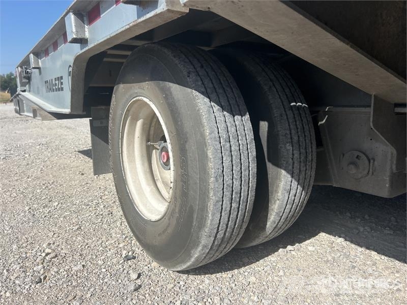 Trail-Eze TE70XTS 48 ft T/A Hydraulic Tail Trailer Maskinhenger