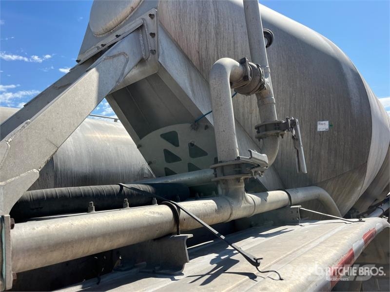 Trail King 1040 cft T/A Pneumatic Bulk Trailer مقطورات أخرى