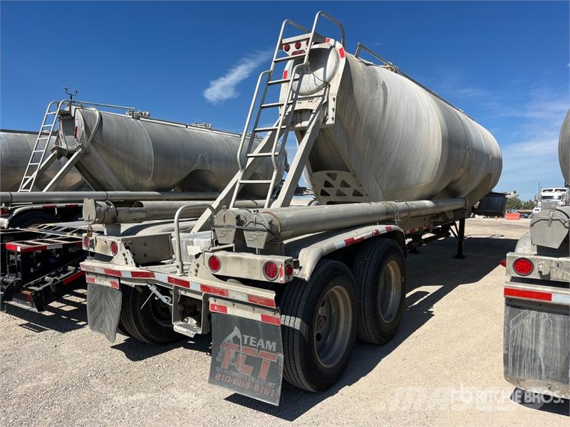 Trail King 1040 cft T/A Pneumatic Bulk Trailer مقطورات أخرى