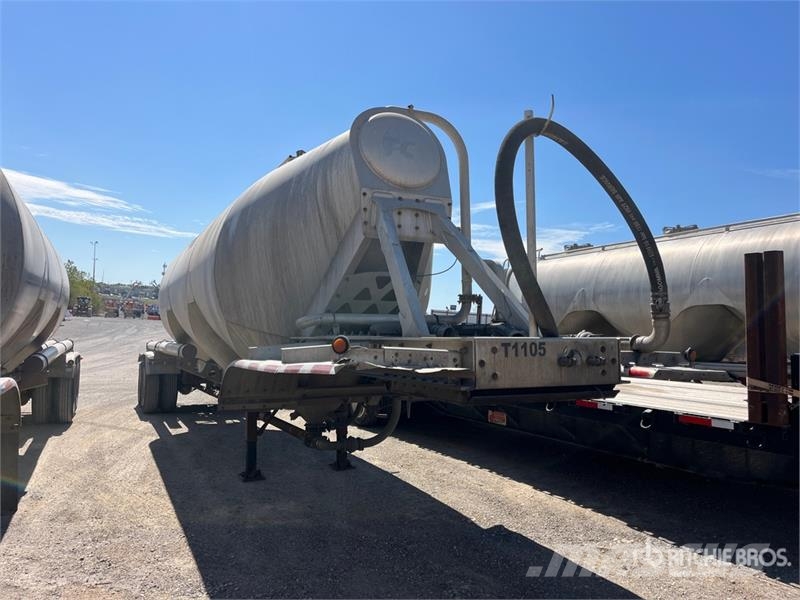 Trail King 1040 cft T/A Pneumatic Bulk Trailer مقطورات أخرى