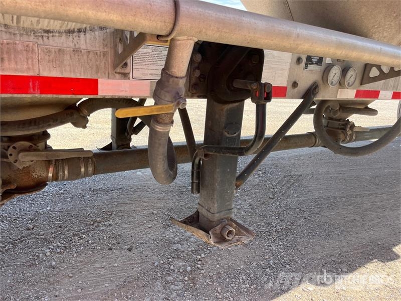 Trail King 1040 cft T/A Pneumatic Bulk Trailer Otros remolques