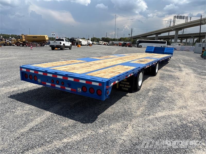 Trail King 53 ft T/A Spread Axle Step Deck Trailer Mélybölcsős
