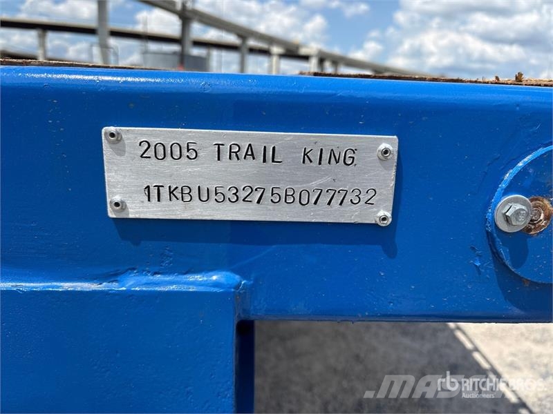 Trail King 53 ft T/A Spread Axle Step Deck Trailer Mélybölcsős
