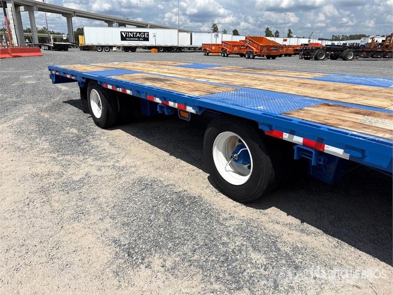 Trail King 53 ft T/A Spread Axle Step Deck Trailer Mélybölcsős
