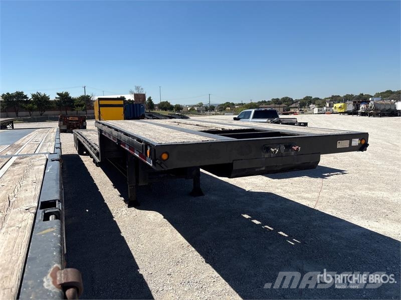 Trail King 53 ft Tri/A Spread Axle Step Deck Trailer Nizki nakladalci