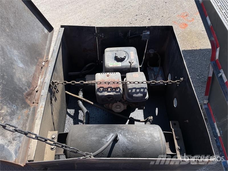 Trail King T/A Hydraulic Tail Trailer Dieplader