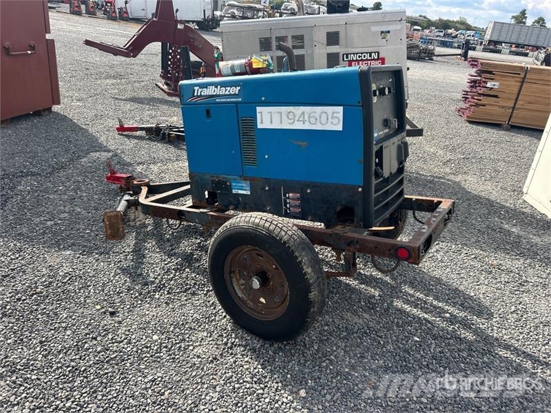  Trailblazer 325 A Mobile Multi-Process Engine Driv Máquinas de solda