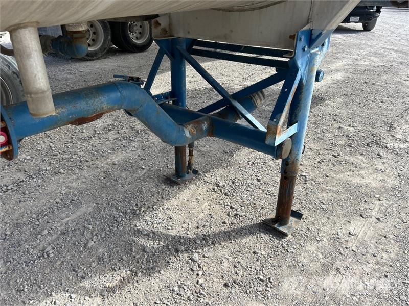Trailmaster Tanks 7709 T/A Water Tank Trailer Muut kuorma-autot