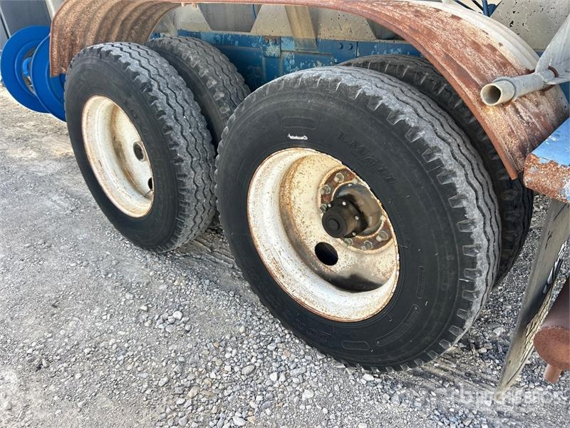 Trailmaster Tanks 7709 T/A Water Tank Trailer Muut kuorma-autot