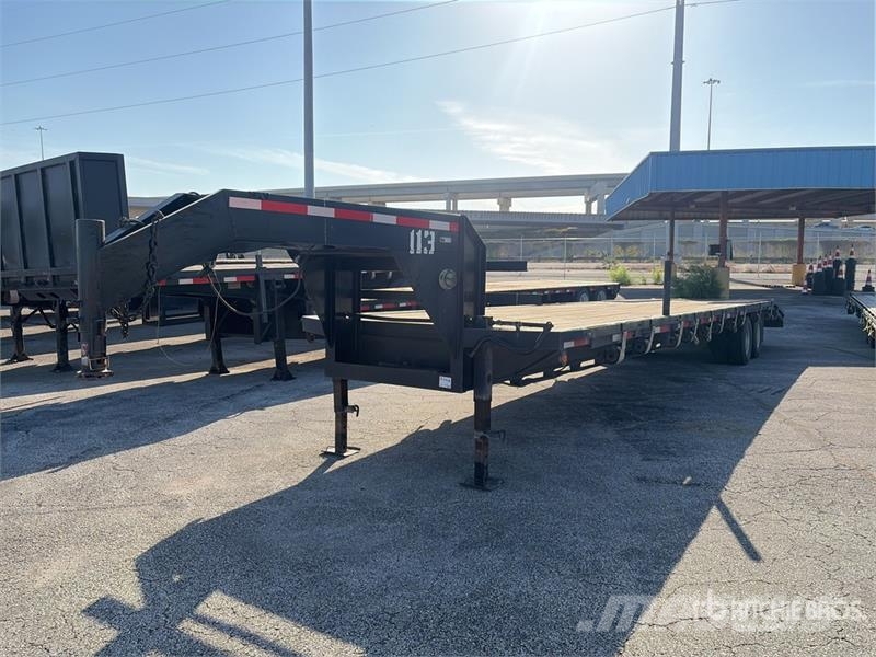 Trailmaster UT 38 ft T/A Gooseneck Equipment Trailer Remolques para transporte de vehículos