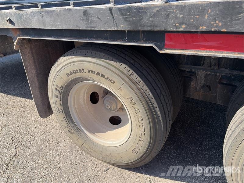 Trailmaster UT 38 ft T/A Gooseneck Equipment Trailer Remolques para transporte de vehículos