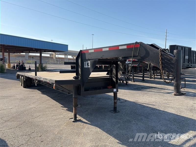 Trailmaster UT 38 ft T/A Gooseneck Equipment Trailer Remolques para transporte de vehículos
