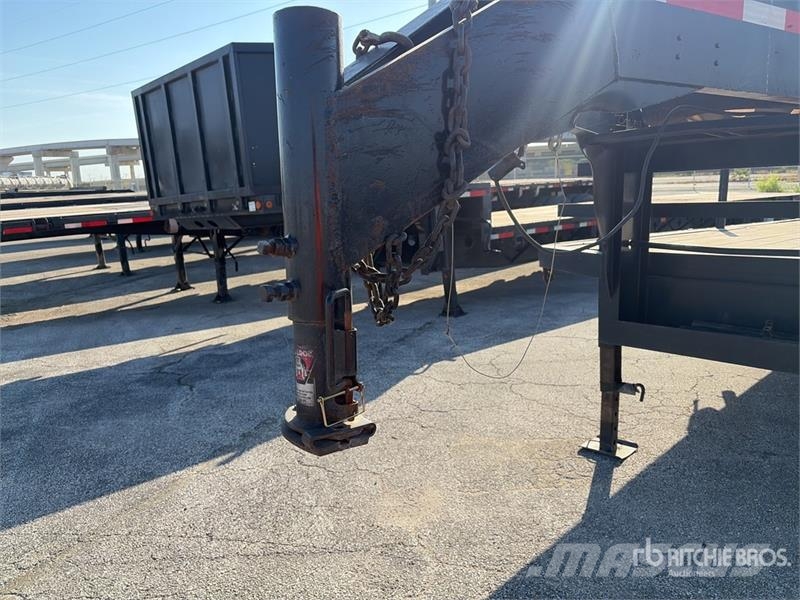 Trailmaster UT 38 ft T/A Gooseneck Equipment Trailer Remolques para transporte de vehículos