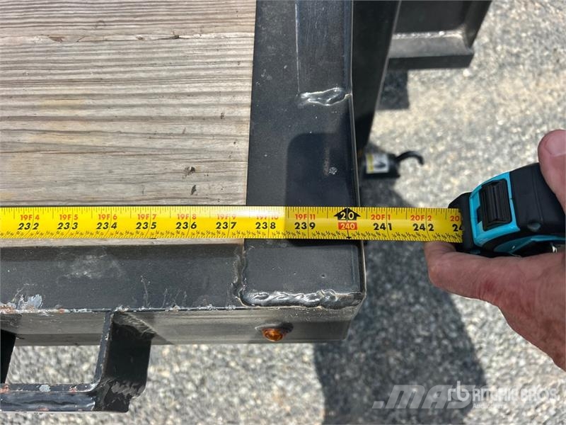 TrailMax MAC210-25 25 ft T/A Gooseneck Equipment Trailer Prikolice za prevoz vozil