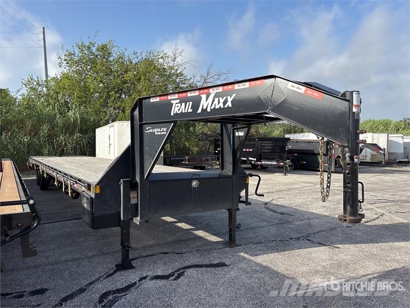 TrailMax Max 40 ft T/A Gooseneck Equipment Trailer Maschinetransporter
