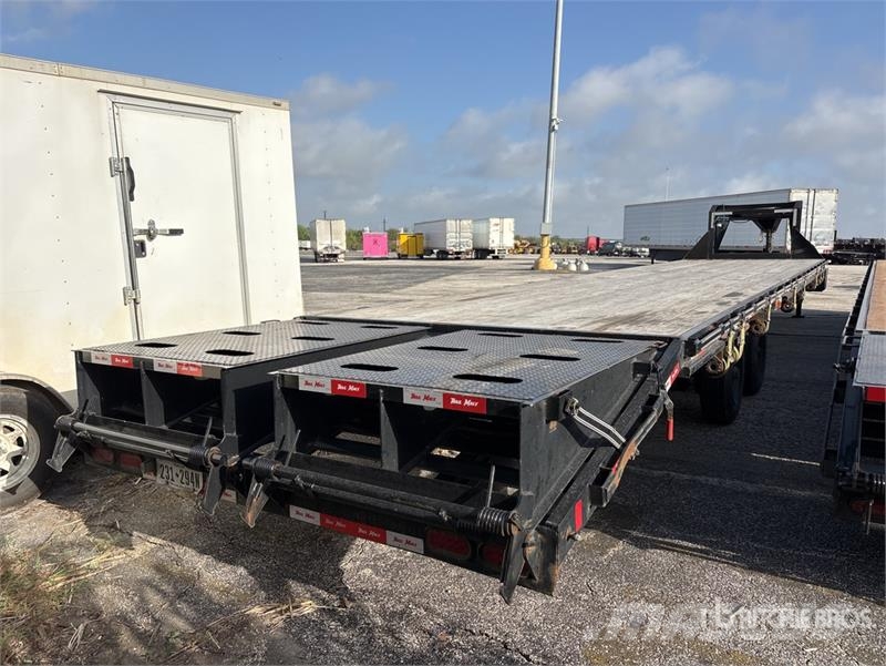 TrailMax Max 40 ft T/A Gooseneck Equipment Trailer Maschinetransporter