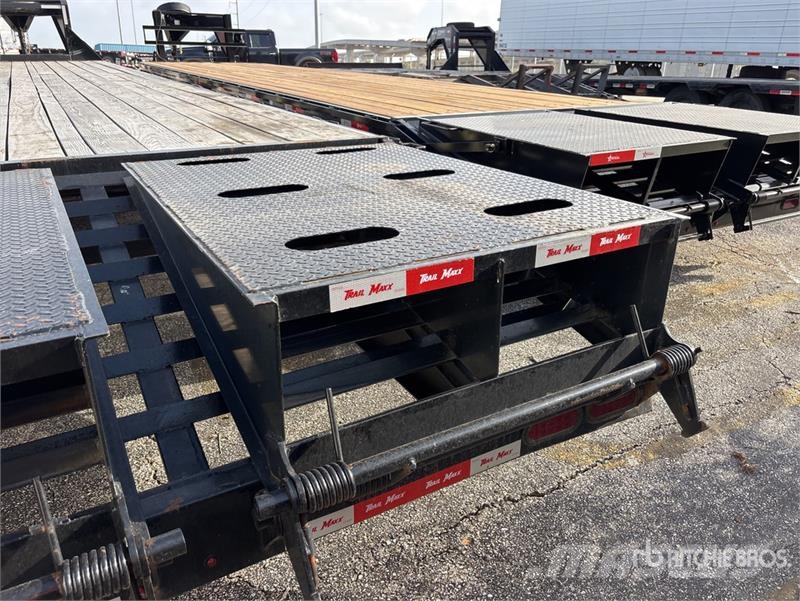TrailMax Max 40 ft T/A Gooseneck Equipment Trailer Maschinetransporter