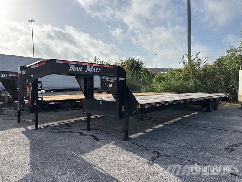 TrailMax Max 40 ft T/A Gooseneck Equipment Trailer Maschinetransporter