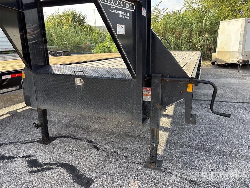 TrailMax Max 40 ft T/A Gooseneck Equipment Trailer Maschinetransporter