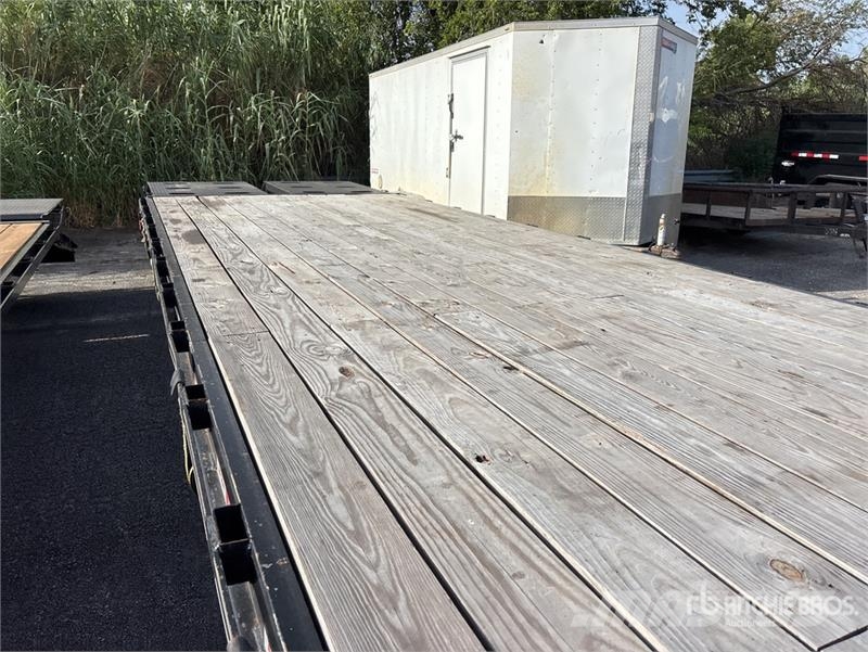TrailMax Max 40 ft T/A Gooseneck Equipment Trailer Maschinetransporter