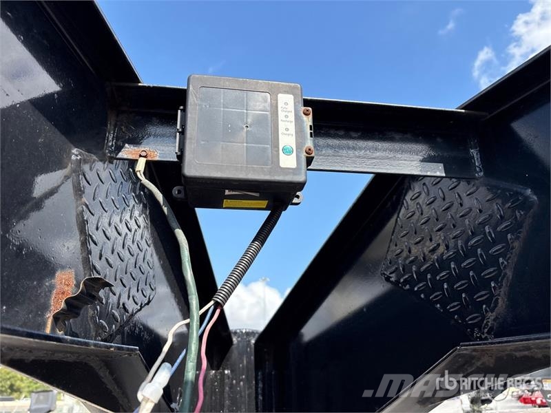 TrailMax Max210S-40 40 ft T/A Gooseneck Equipment Trailer Oprijwagen
