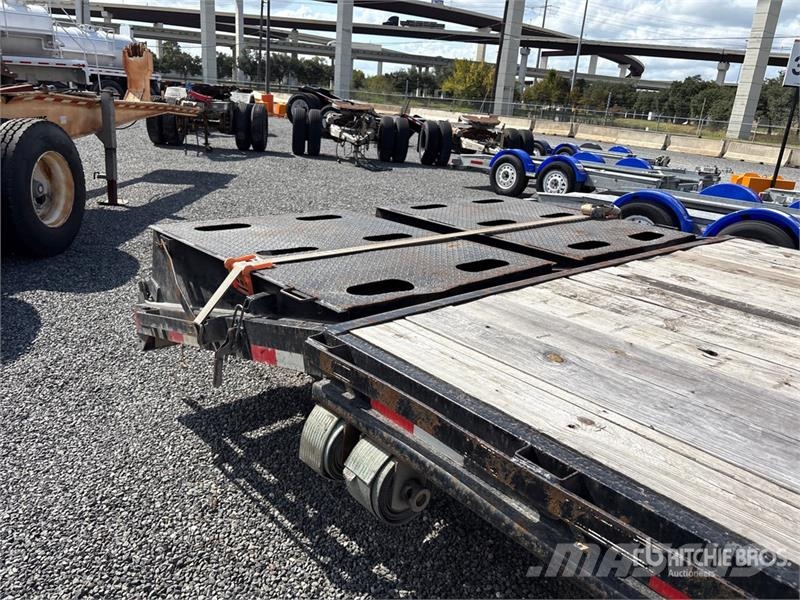 TrailMax Max210S-40 40 ft T/A Gooseneck Equipment Trailer Oprijwagen
