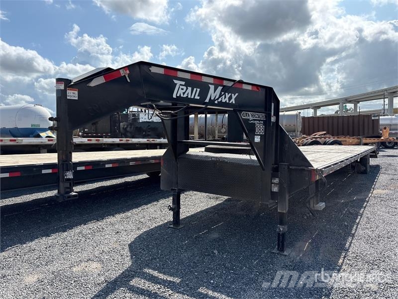 TrailMax Max210S-40 40 ft T/A Gooseneck Equipment Trailer Oprijwagen