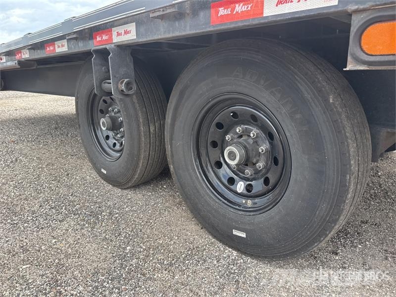TrailMaxx 40 ft T/A Equipment Trailer Przyczepy do transportu samochodów