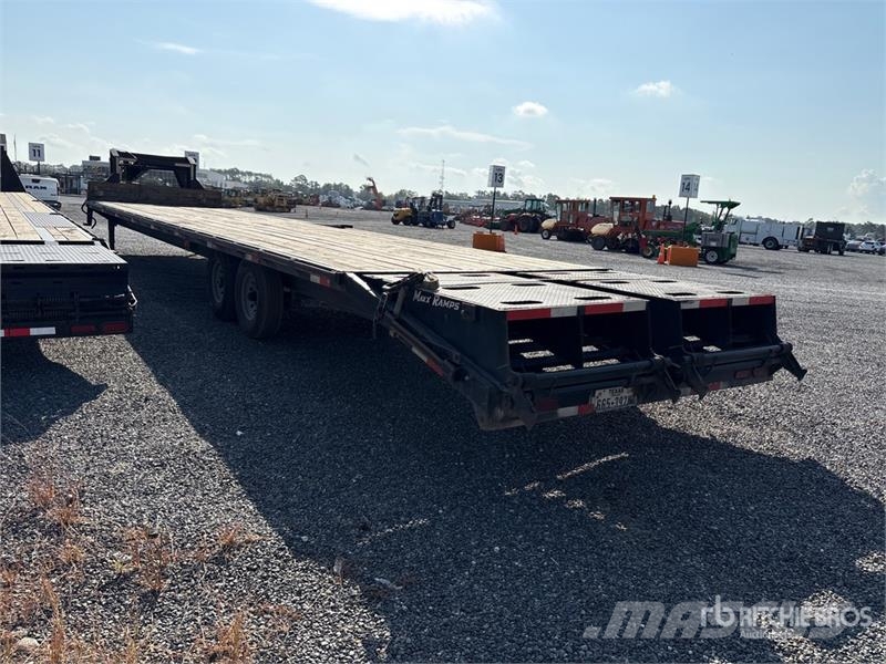 TrailMaxx 40 ft T/A Gooseneck Equipment Trailer Przyczepy do transportu samochodów
