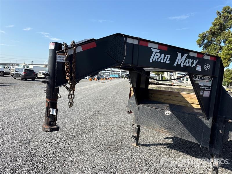 TrailMaxx 40 ft T/A Gooseneck Equipment Trailer Przyczepy do transportu samochodów