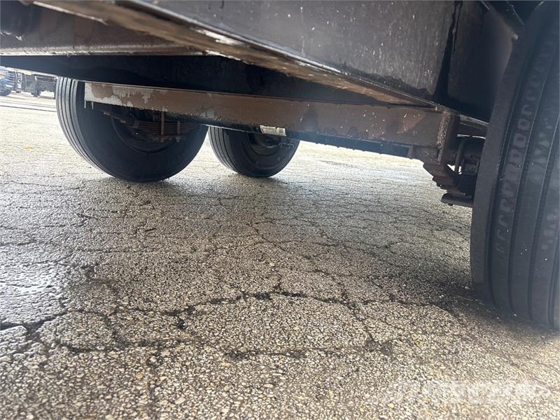 TrailMaxx 40 ft T/A Gooseneck Flatbed Trailer Remolques de cama baja