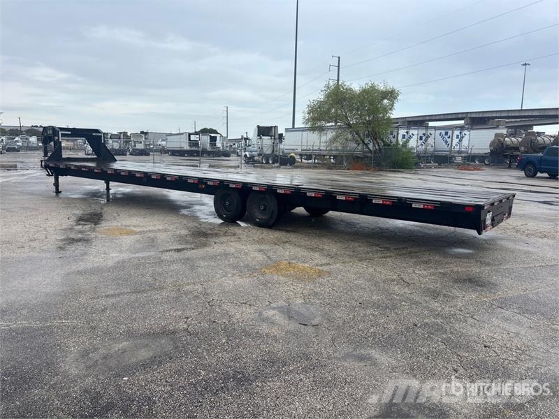 TrailMaxx 40 ft T/A Gooseneck Flatbed Trailer Remolques de cama baja