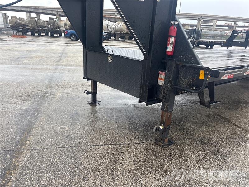TrailMaxx 40 ft T/A Gooseneck Flatbed Trailer Remolques de cama baja