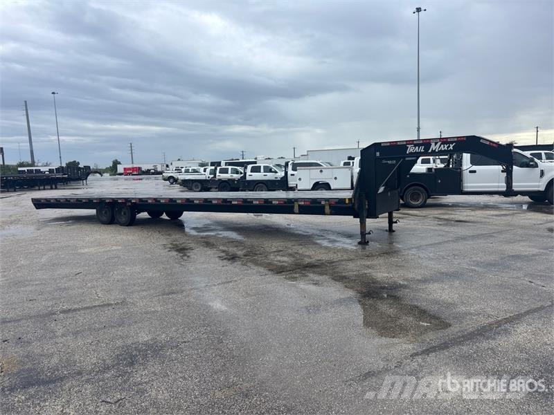 TrailMaxx 40 ft T/A Gooseneck Flatbed Trailer Remolques de cama baja