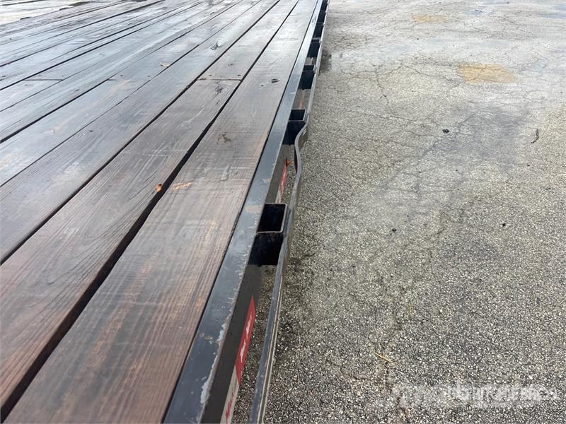 TrailMaxx 40 ft T/A Gooseneck Flatbed Trailer Remolques de cama baja