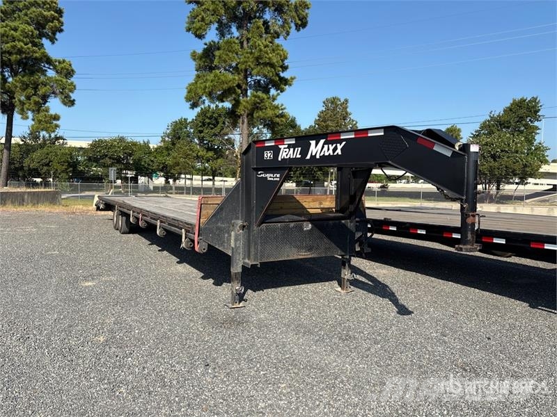 TrailMaxx 40 ft T/A Gooseneck Equipment Trailer Przyczepy do transportu samochodów