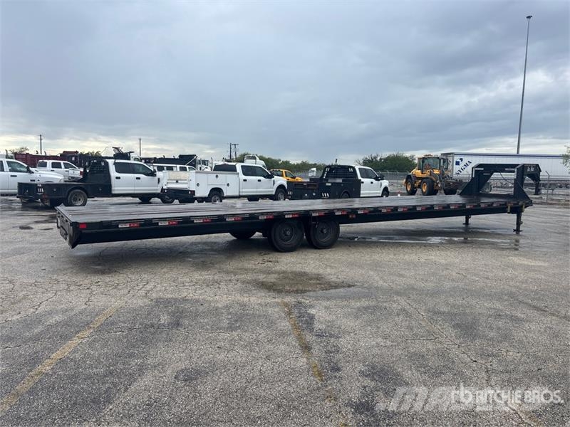 TrailMaxx 40 ft T/A Gooseneck Flatbed Trailer Remolques de cama baja