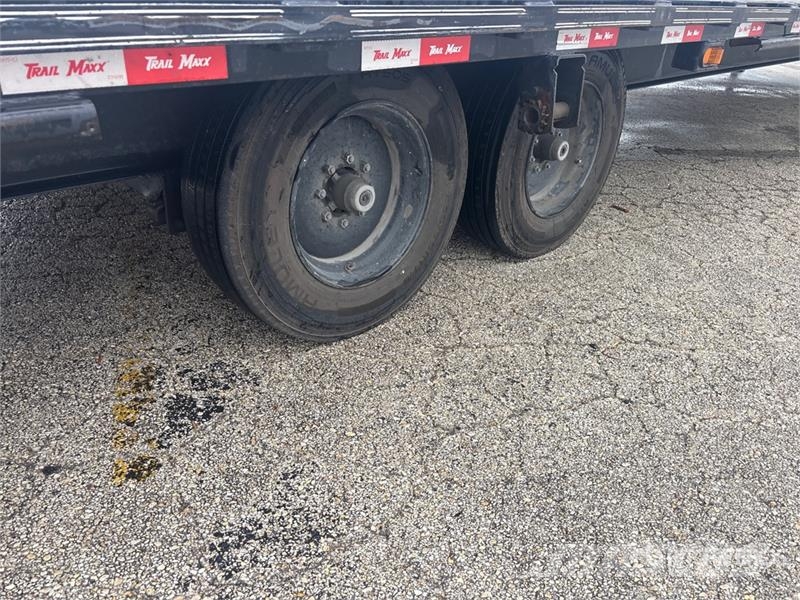 TrailMaxx 40 ft T/A Gooseneck Flatbed Trailer Remolques de cama baja