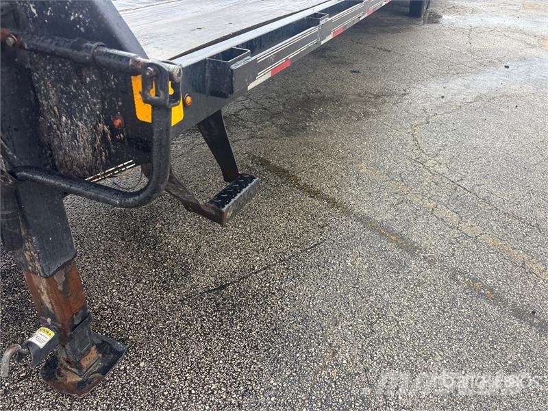 TrailMaxx 40 ft T/A Gooseneck Flatbed Trailer Remolques de cama baja