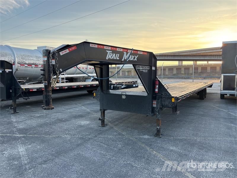 TrailMaxx Gooseneck Flatbed Trailer Planhengere