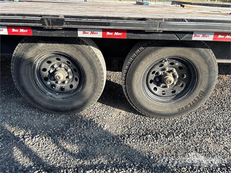 TrailMaxx MAX27-32 32 ft T/A Gooseneck Equipment Trailer Prikolice za prevoz vozil