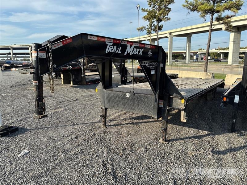 TrailMaxx MAX27-32 32 ft T/A Gooseneck Equipment Trailer Prikolice za prevoz vozil