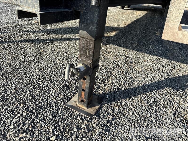 TrailMaxx MAX27-32 32 ft T/A Gooseneck Equipment Trailer Prikolice za prevoz vozil