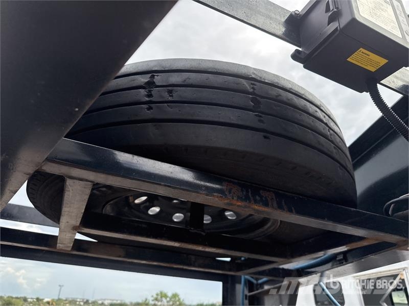 TrailMaxx SD27-40 40 ft T/A Gooseneck Equipment Trailer Vehicle transport trailers