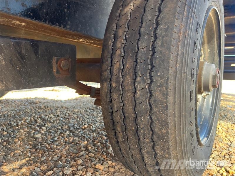TrailMaxx МАХ210S-40 20000 lb 40 ft T/A Gooseneck 40 ft T/A  Auto pārvadāšanas treileri