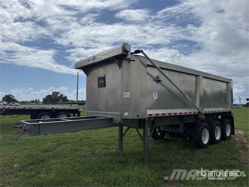 Trailstar 23 ft Tri/A End Dump Trailer Remorque benne