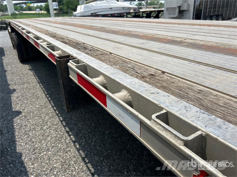 Transcraft 48 ft T/A Spread Axle Flatbed Trailer Lavaperävaunut